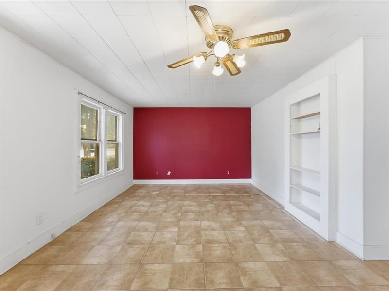 630 W Thompson Street, Jacksboro TX 76458 - Photo 4