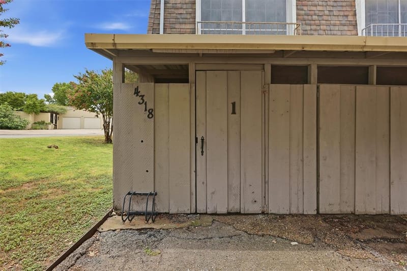 4318 Overlook Court, Granbury TX 76049 - Photo 5