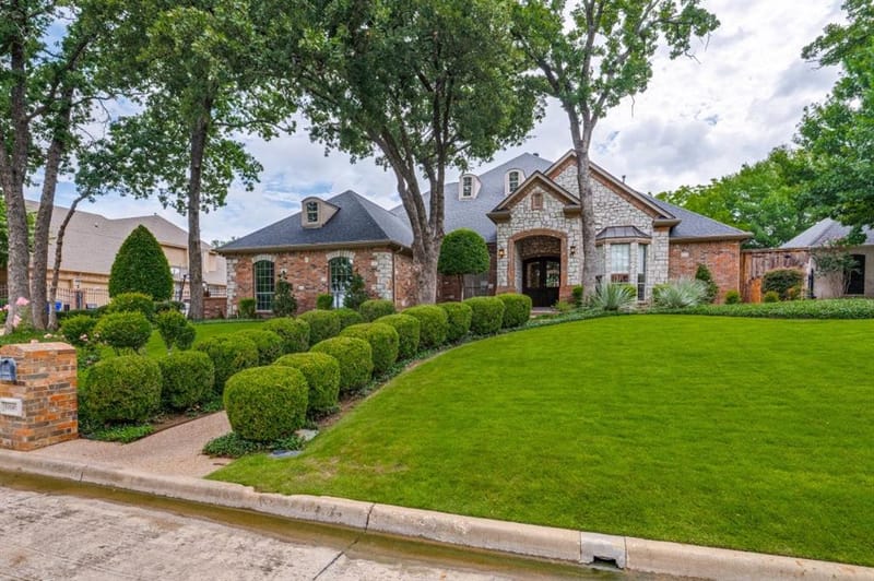 8 Hidden Lake Court, Mansfield TX 76063 - Photo 2