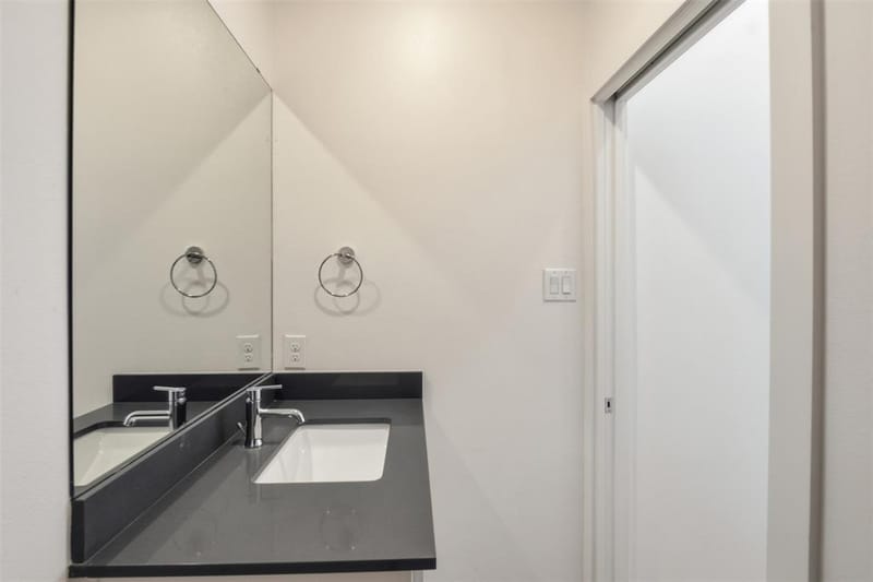 427 W 10th Street # 101, Dallas TX 75208 - Photo 10