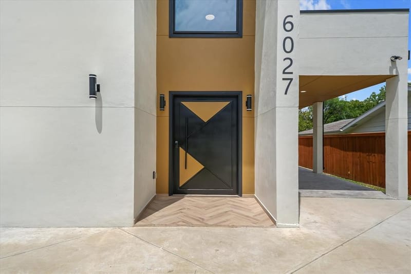 6027 Verde Way, Dallas TX 75211 - Photo 2