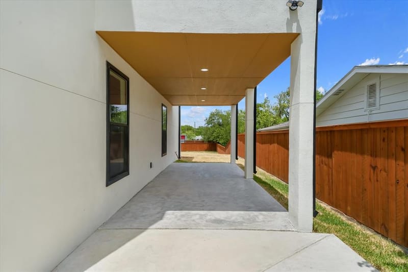 6027 Verde Way, Dallas TX 75211 - Photo 24