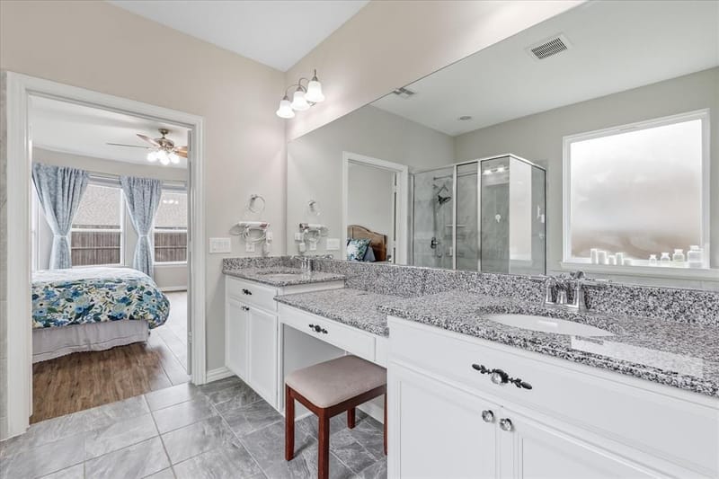 825 Crest Breeze Drive, Fort Worth TX 76052 - Photo 19