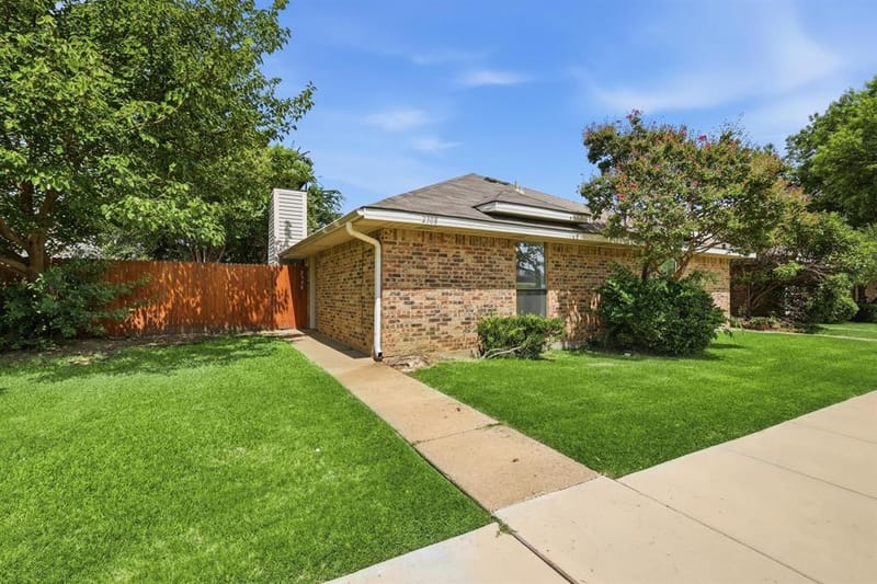 2308 Carol Good Lane, Carrollton TX 75006 - Photo 3