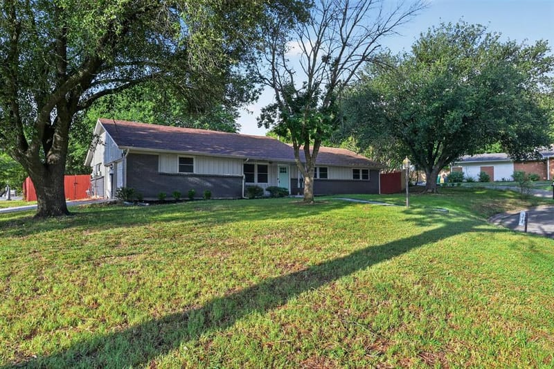 2403 Robin Circle, Denton TX 76209 - Photo 2