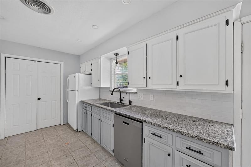 2403 Robin Circle, Denton TX 76209 - Photo 11