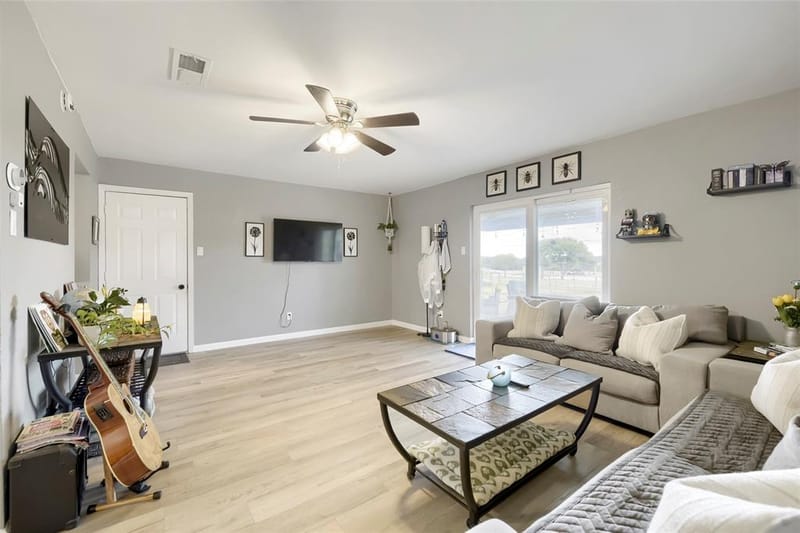 216 N Prairie View Road, Crowley TX 76036 - Photo 6