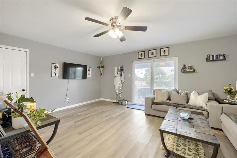 216 N Prairie View Road, Crowley TX 76036 - Photo 7