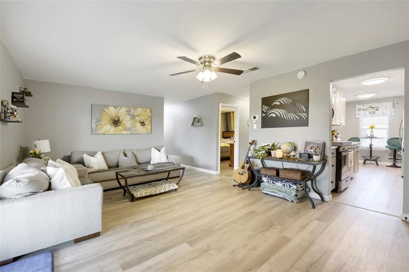 216 N Prairie View Road, Crowley TX 76036 - Photo 5