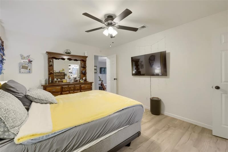 216 N Prairie View Road, Crowley TX 76036 - Photo 14