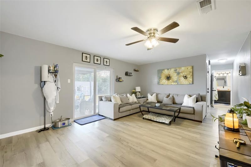 216 N Prairie View Road, Crowley TX 76036 - Photo 4