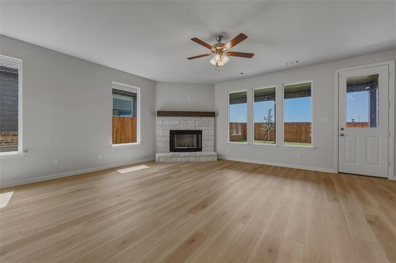 1337 Frio Drive, Springtown TX 76082 - Photo 7