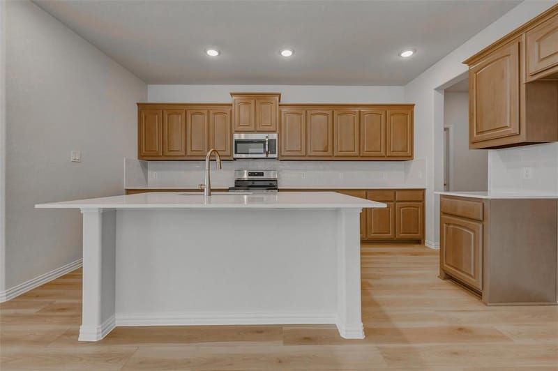 1337 Frio Drive, Springtown TX 76082 - Photo 9