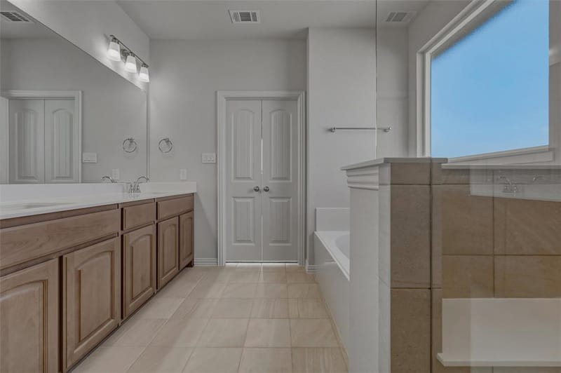 1337 Frio Drive, Springtown TX 76082 - Photo 30