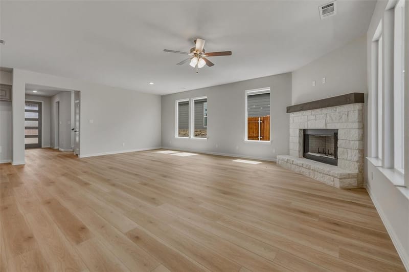 1337 Frio Drive, Springtown TX 76082 - Photo 8