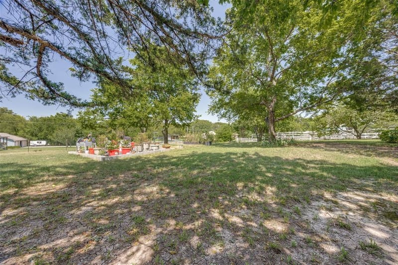 402 Jones Street, Tom Bean TX 75489 - Photo 23