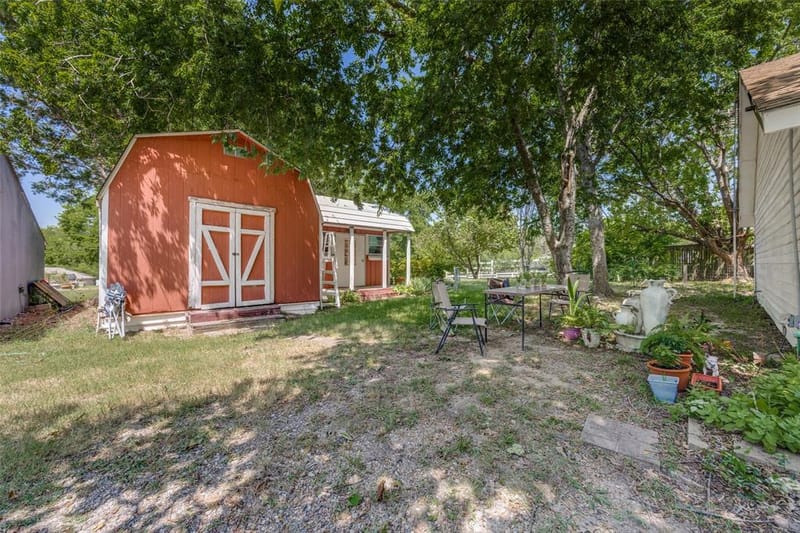 402 Jones Street, Tom Bean TX 75489 - Photo 22