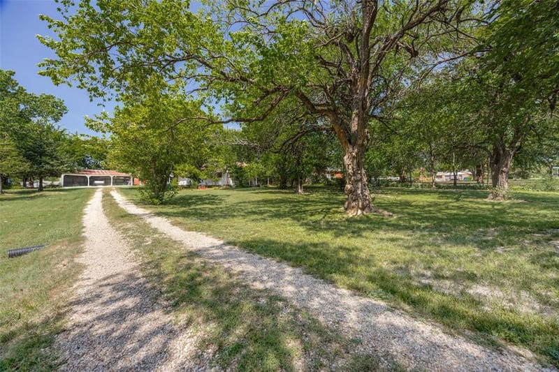 402 Jones Street, Tom Bean TX 75489 - Photo 4