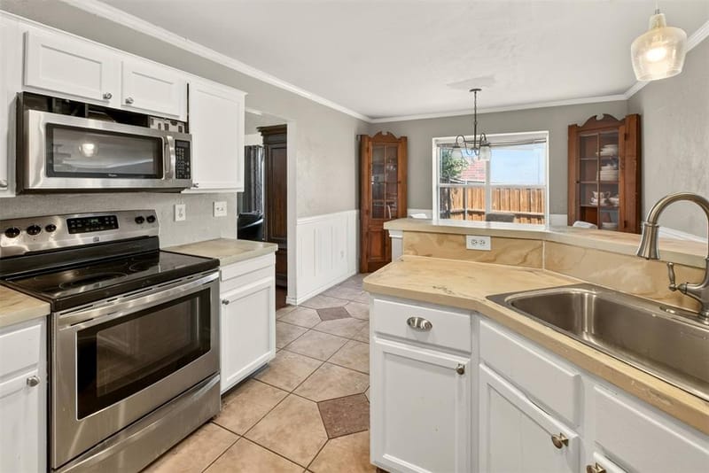 2272 Bresee Drive, Carrollton TX 75010 - Photo 4