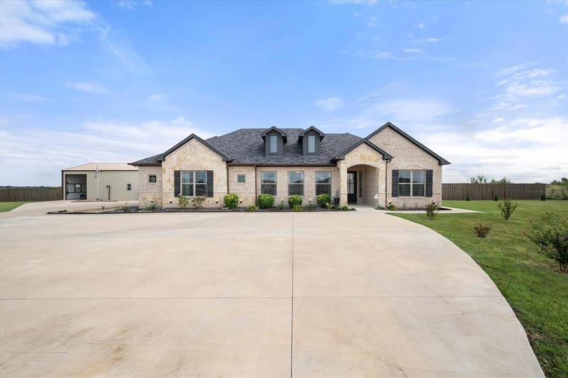 170 Grays Creek Circle, Ennis TX 75119 - Photo 2