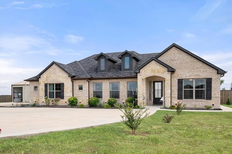 170 Grays Creek Circle, Ennis TX 75119 - Photo 3