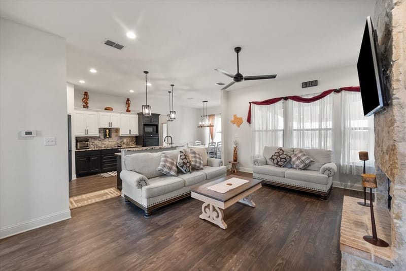 170 Grays Creek Circle, Ennis TX 75119 - Photo 10