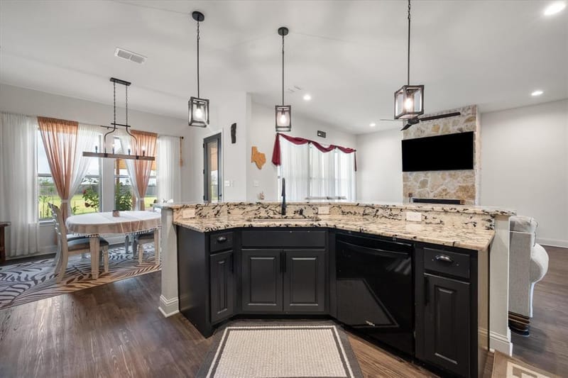 170 Grays Creek Circle, Ennis TX 75119 - Photo 14