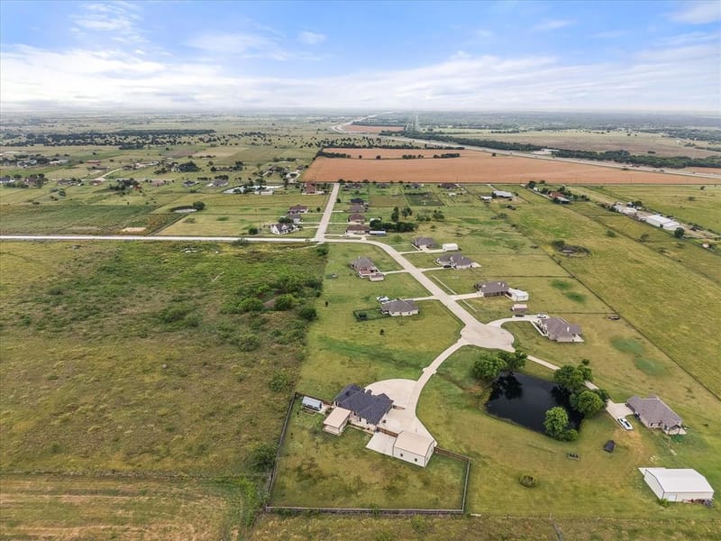 170 Grays Creek Circle, Ennis TX 75119 - Photo 37