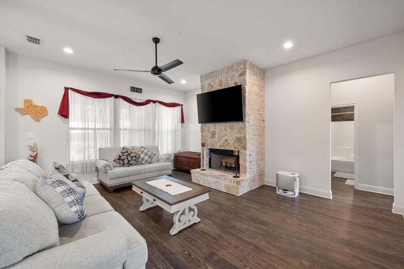 170 Grays Creek Circle, Ennis TX 75119 - Photo 8