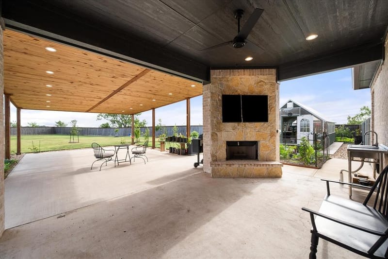 170 Grays Creek Circle, Ennis TX 75119 - Photo 25