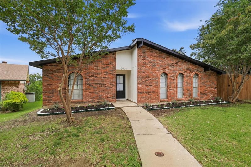 2903 Winterberry Drive, Carrollton TX 75007 - Photo 3