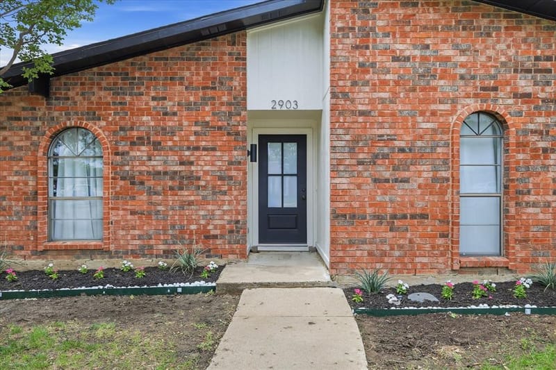 2903 Winterberry Drive, Carrollton TX 75007 - Photo 4