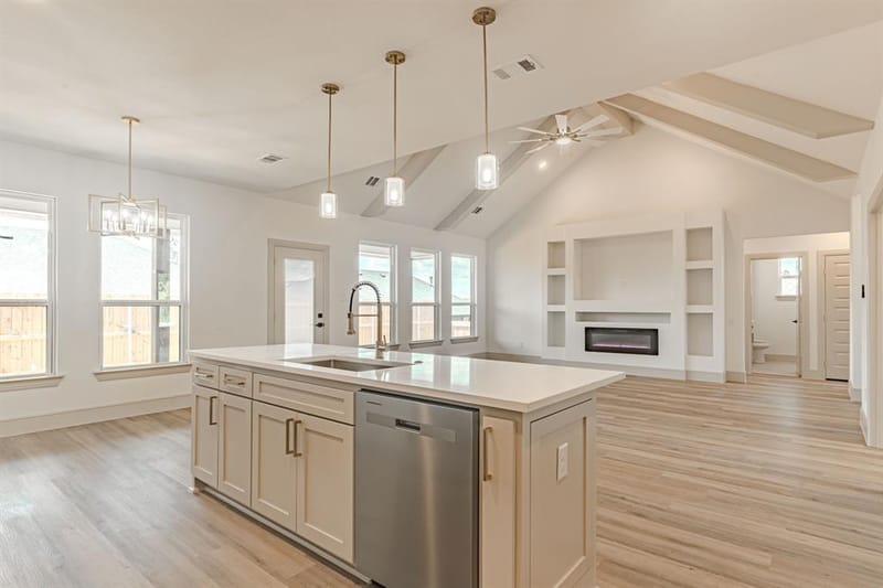 5712 Stonegate Circle, Granbury TX 76048 - Photo 5