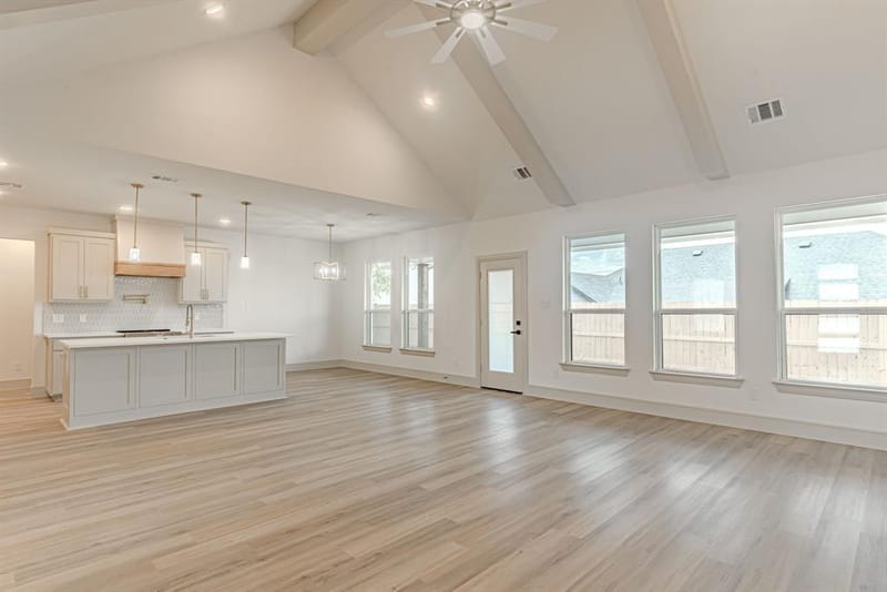 5712 Stonegate Circle, Granbury TX 76048 - Photo 9