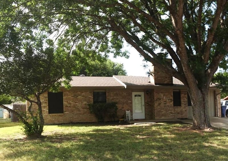 1414 W Torrey Street, Granbury TX 76048 - Photo 2