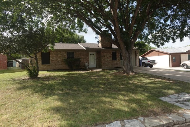 1414 W Torrey Street, Granbury TX 76048 - Photo 3