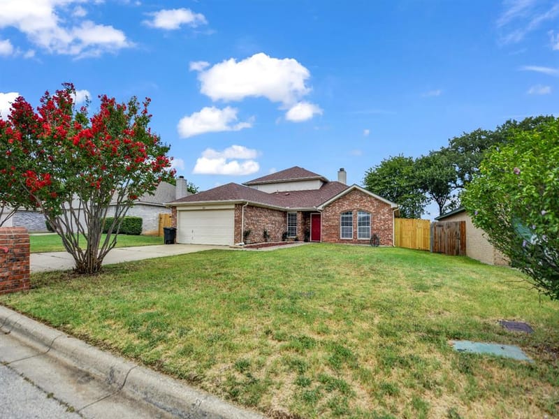 617 Oak View Court, Azle TX 76020 - Photo 2
