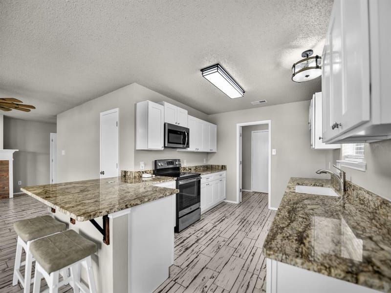 617 Oak View Court, Azle TX 76020 - Photo 17