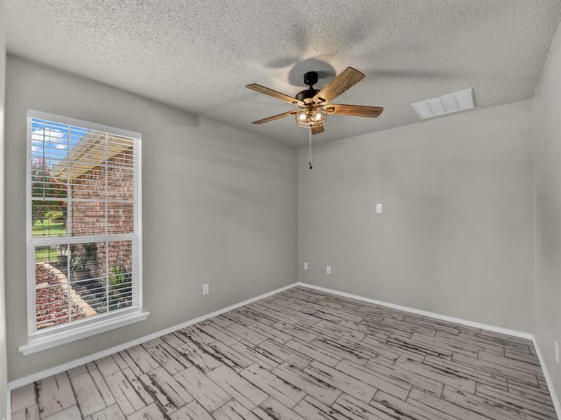 617 Oak View Court, Azle TX 76020 - Photo 8