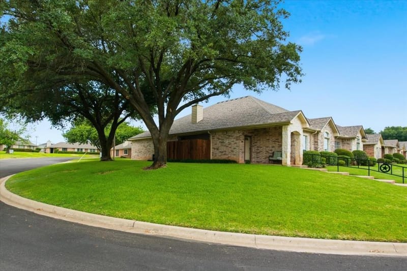 363 Old Mill Creek Drive, Woodway TX 76712 - Photo 27