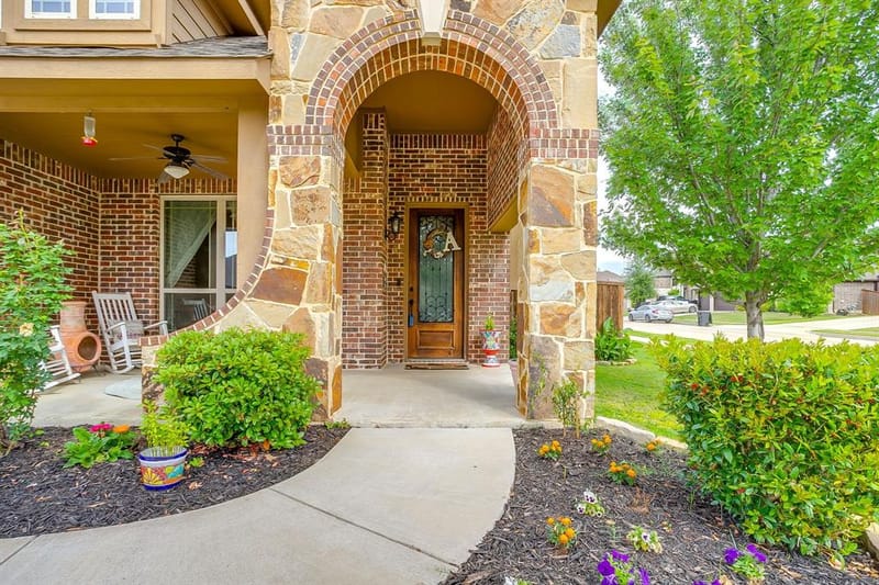 1033 Rustic Oak Way, Burleson TX 76028 - Photo 4