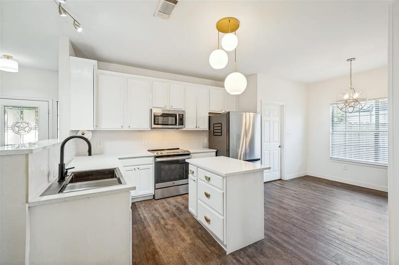 100 S Lakeview Drive, Lake Dallas TX 75065 - Photo 7