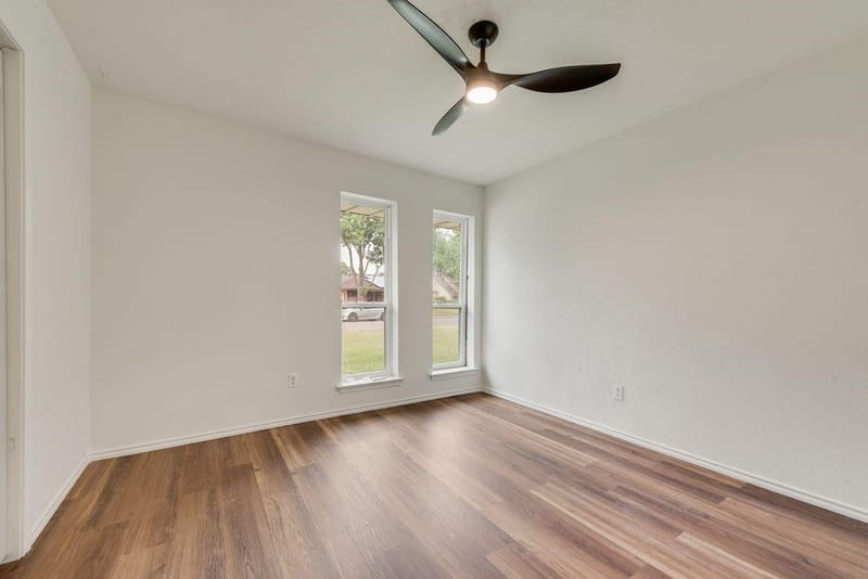3914 Shady Hollow Lane, Dallas TX 75233 - Photo 13
