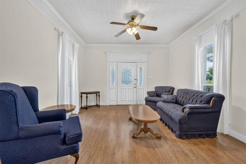 217 E 1st Street, Weatherford TX 76086 - Photo 7
