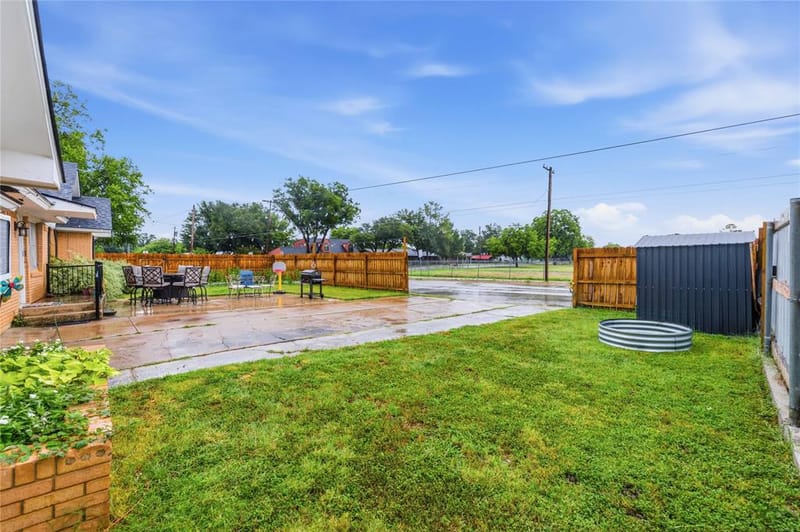 2621 Vine Street, Brownwood TX 76801 - Photo 23
