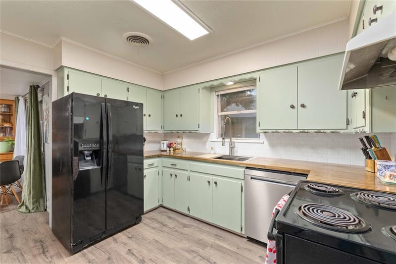 2621 Vine Street, Brownwood TX 76801 - Photo 7