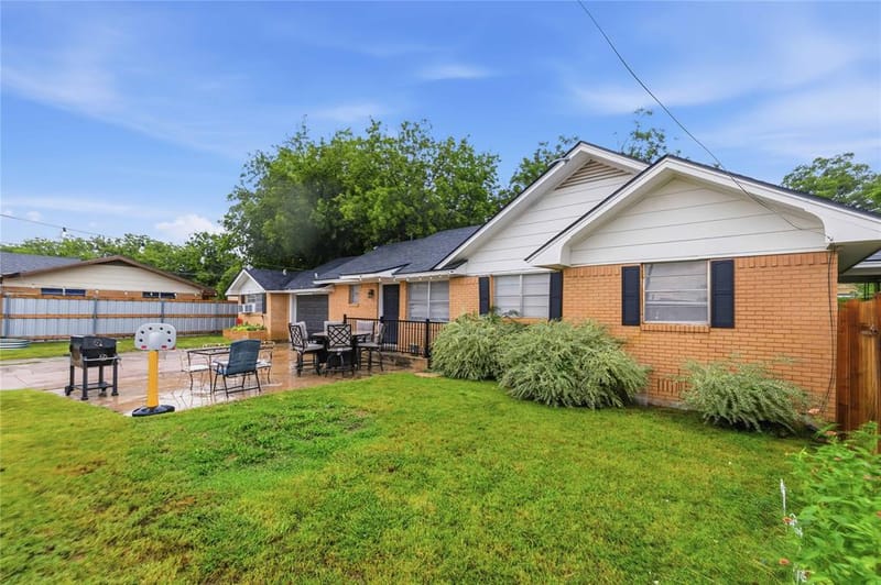 2621 Vine Street, Brownwood TX 76801 - Photo 3