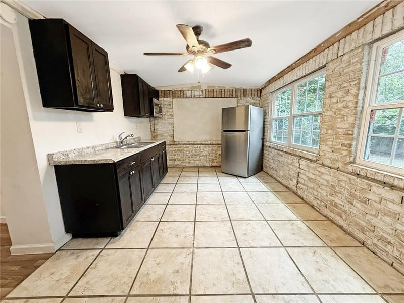 104 S 6th Street, Godley TX 76044 - Photo 7