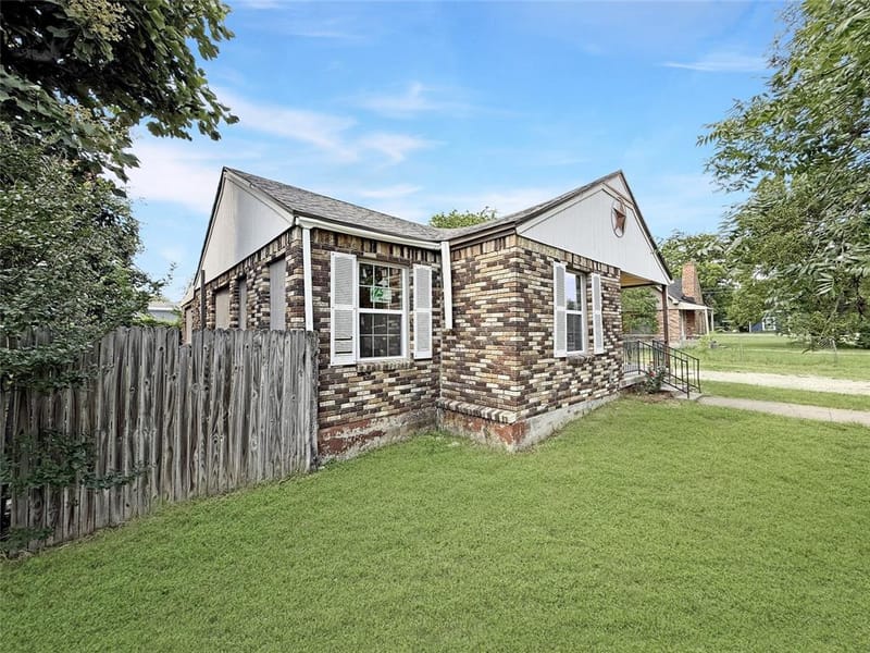 104 S 6th Street, Godley TX 76044 - Photo 3