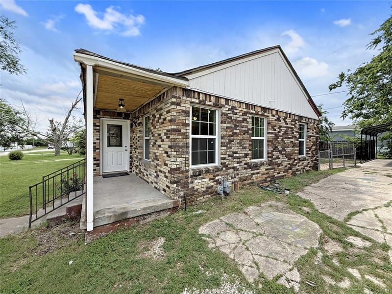 104 S 6th Street, Godley TX 76044 - Photo 4